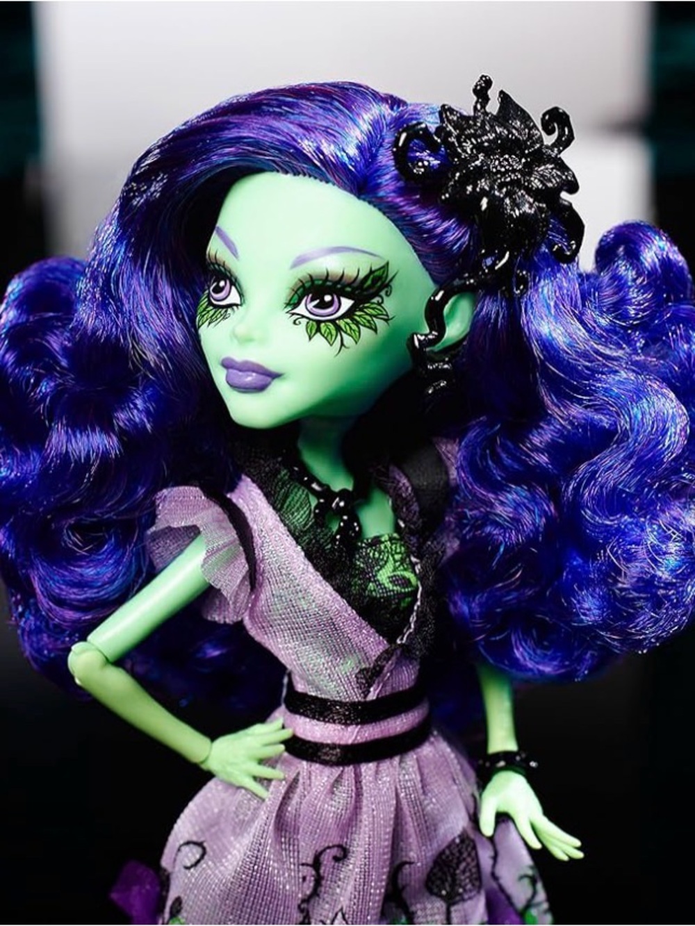Monster High Amanita Nightshade Doll - Green, Purple & Black - Picture 2 of 9